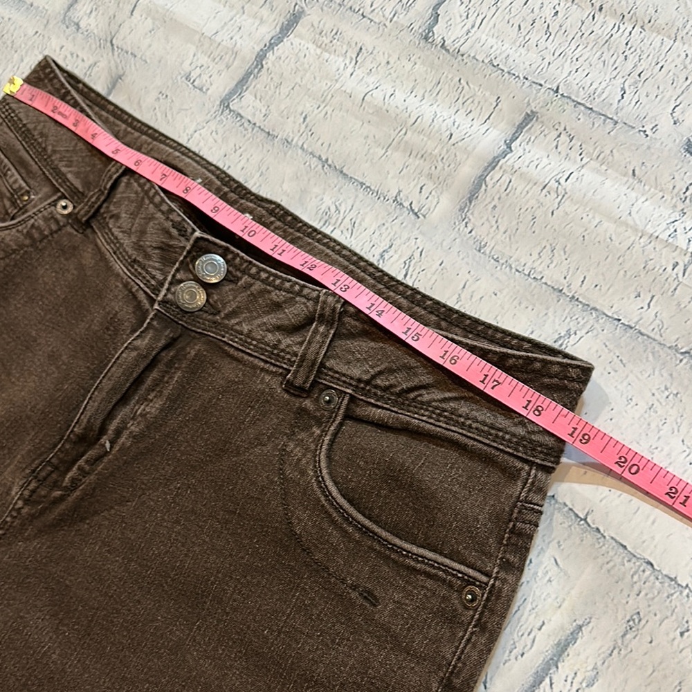 Women's Avenue Washed Brown Jeans - Picture 4 of 9